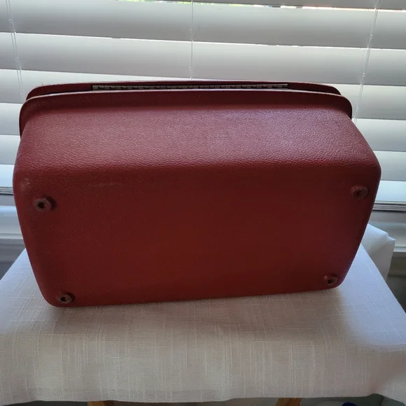 Vintage Red Travel Case - Picture 7 of 13